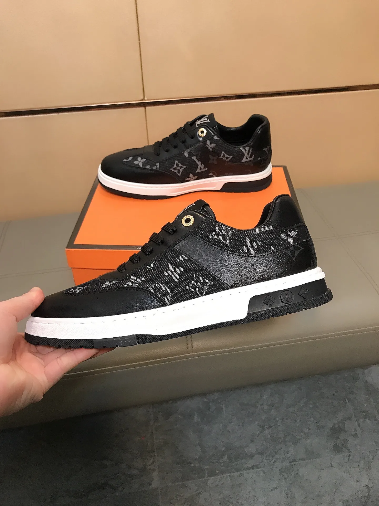 Factory price 400 💰👟👟Louis Vuitton LV ® 🆕New men's casual shoes, 🔛The upper is made of cowhide + brand printed leather splicing design, breathable lining + sheepskin feet, wear-resistant and non-slip outsole, a must-have for driving! Number: 38-44……